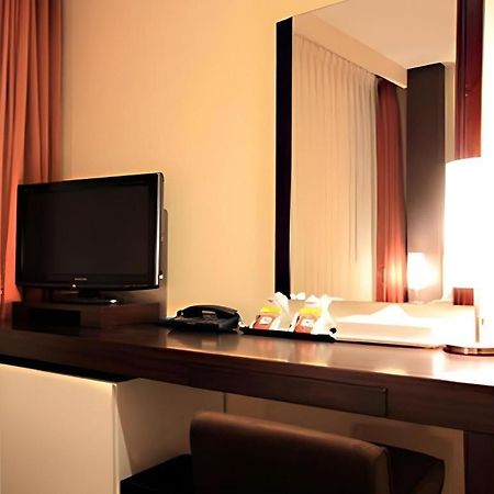 Hotel Yuquesta Asahibashi Наха Екстер'єр фото