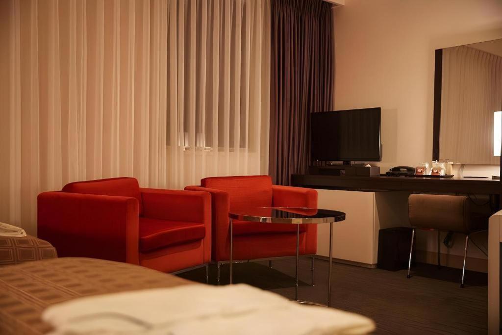 Hotel Yuquesta Asahibashi Наха Екстер'єр фото